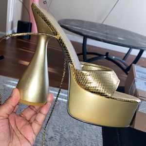 Gold platform